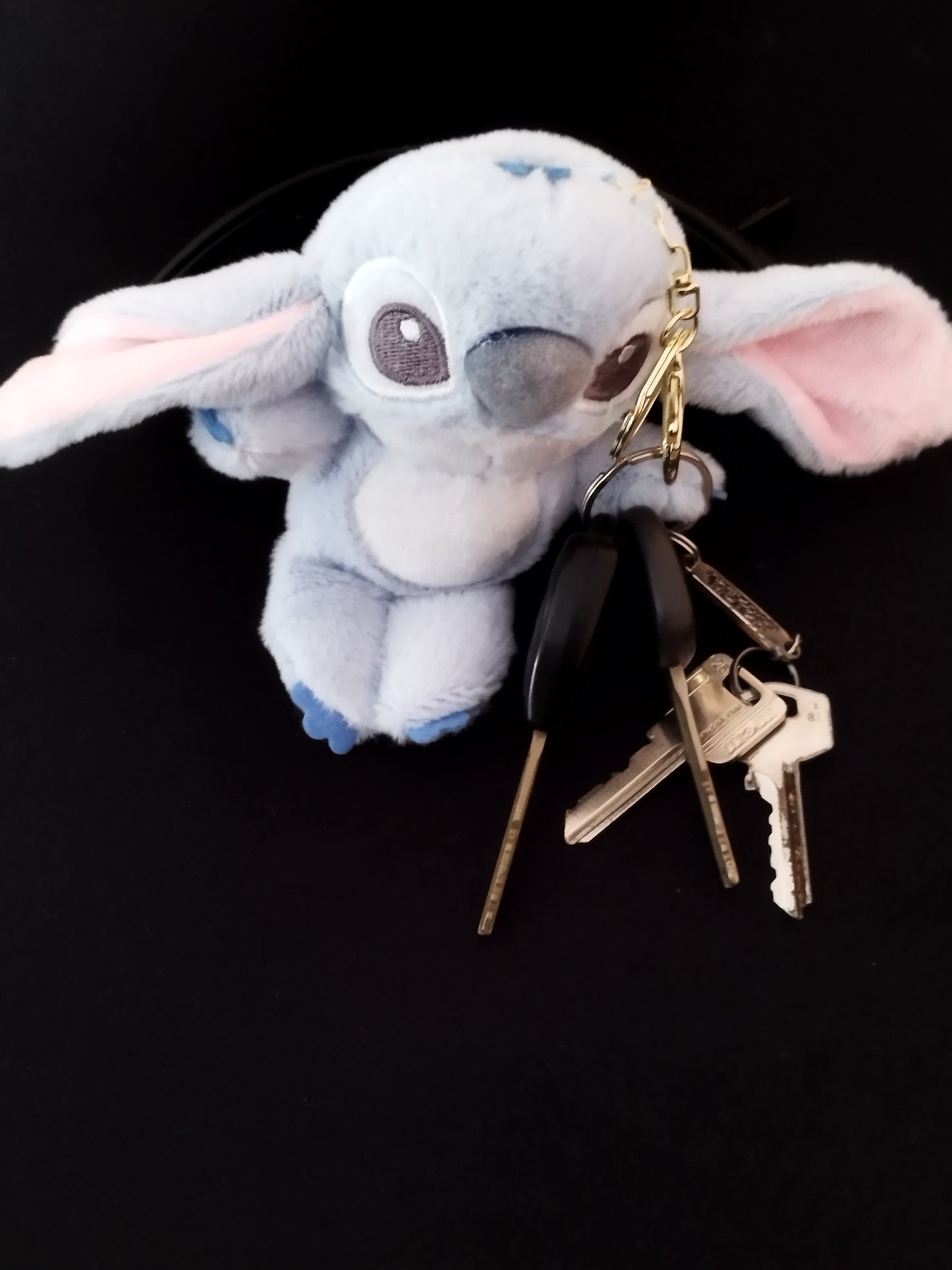 Llavero monstruito azul kawaii con orejas largas